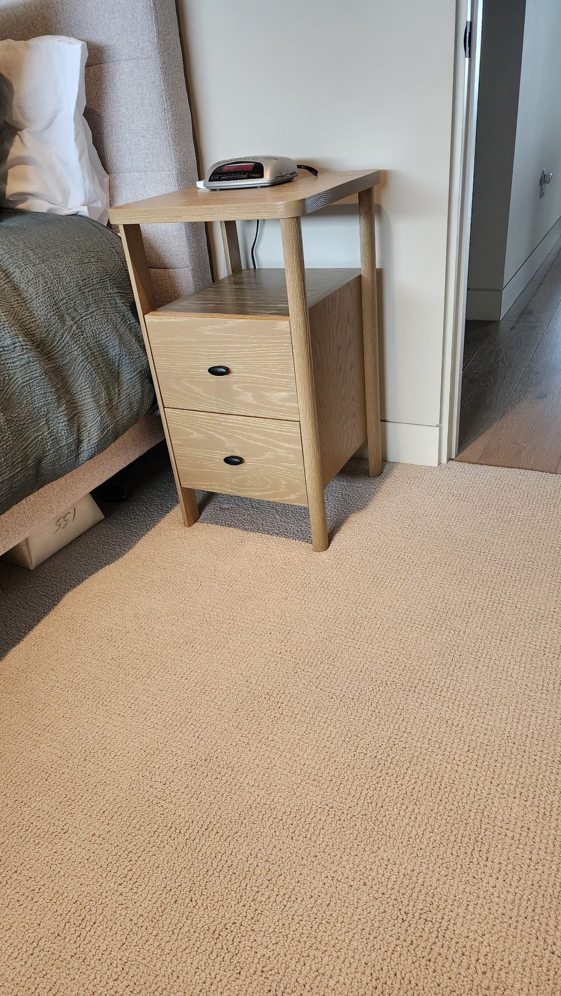 Plain Sliced White Oak Nightstand
