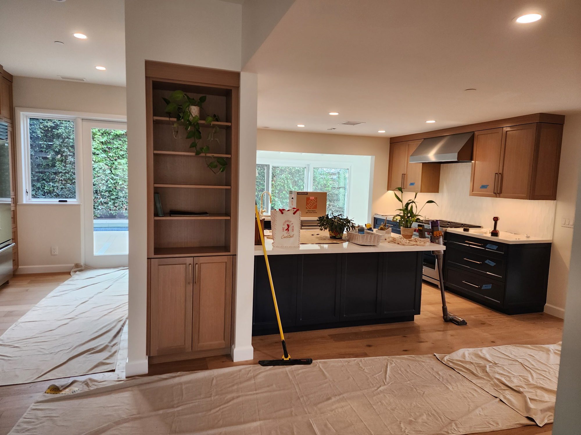 Rift White Oak Kitchen with Painted Base Cabinets